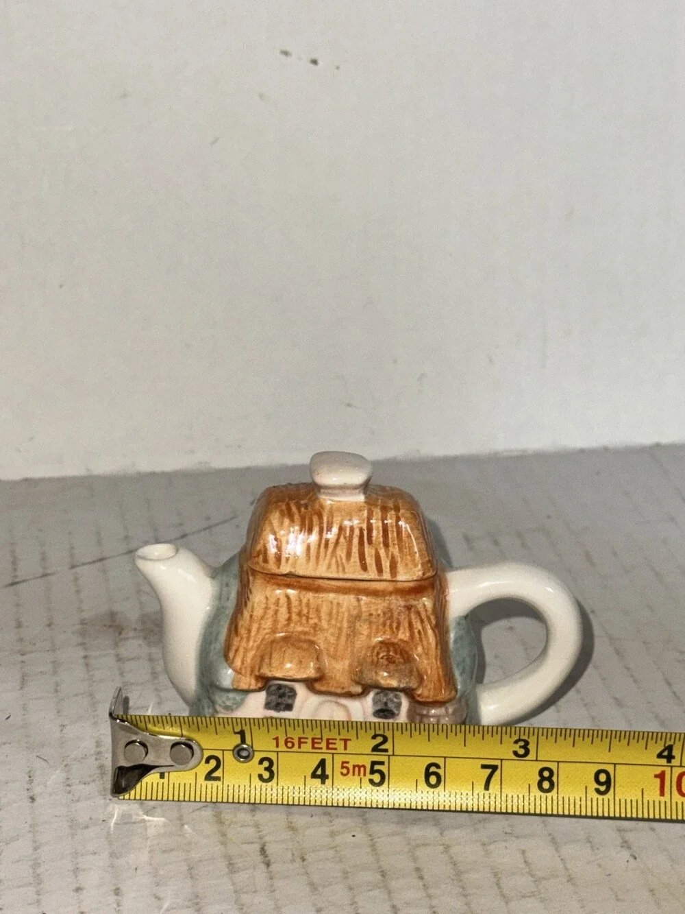 Miniature Cottage House Teapot Ceramic Thatched Roof Pink Door Green Decor Lid